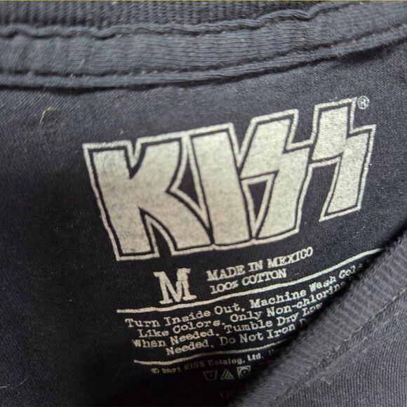 KISS World Tour 1977 Retro Throwback Tee – Unisex Size Medium - Picture 2 of 6